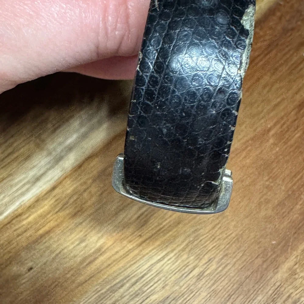 Vintage Silver Tone Rectangular Cuff Watch Black Textured Band 82597TC S36-07